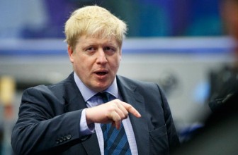 Израильский дипломат назвал главу МИД Великобритании «идиотом» — Это зафиксировала скрытая камера