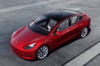Tesla анонсировала дебют новой версии седана Model 3 Performance
