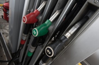 Росстандарт предложит наказывать АЗС рублем за массовый недолив топлива