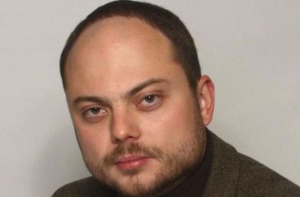 На Владимира Кара-Мурзу напали в Нижнем Новгороде — На съемках фильма о Немцове