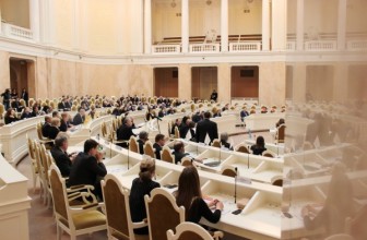 В ЗакС Петербурга прошли шесть партий — опросы