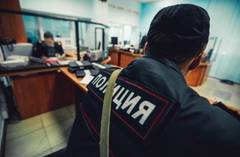 Люди в штатском выгнали всех наблюдателей и прессу на избирательном участке в роддоме №1 — Информация о заложнике от партии «Справедливая Россия» не подтвердилась