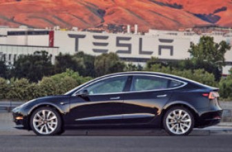 Власти ФРГ потребовали у владельцев Tesla Model S вернуть субсидии